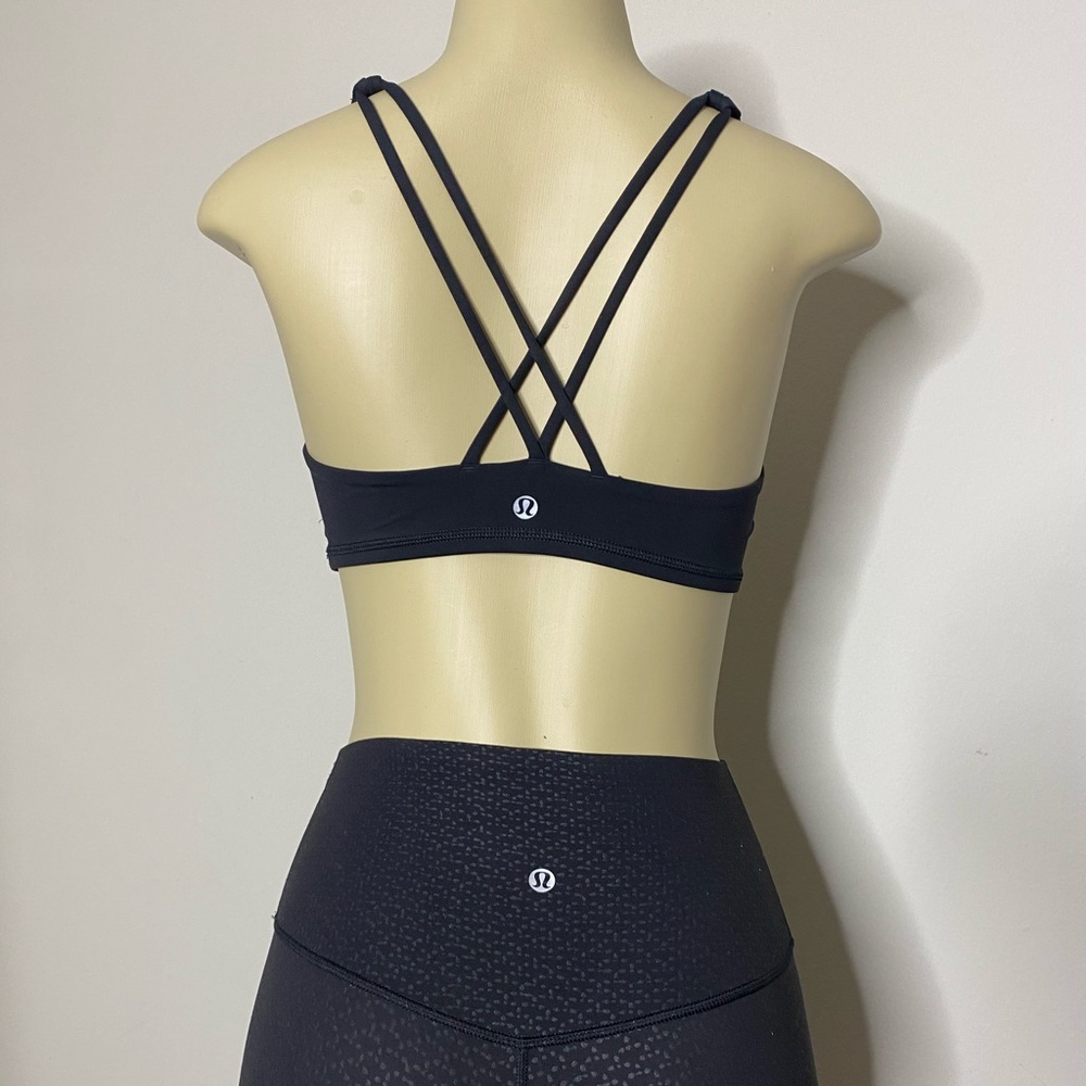 Lululemon Simple black sports bra